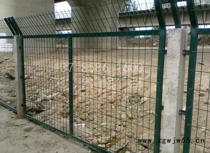 冠欧 铁路桥下防护栅栏  铁路专用防护栅栏 铁路桥下防护栅栏厂家 铁路8001铁路防护栅栏 金属网片防护栅栏图4