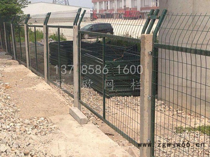 冠欧 铁路桥下防护栅栏  铁路专用防护栅栏 铁路桥下防护栅栏厂家 铁路8001铁路防护栅栏 金属网片防护栅栏图6