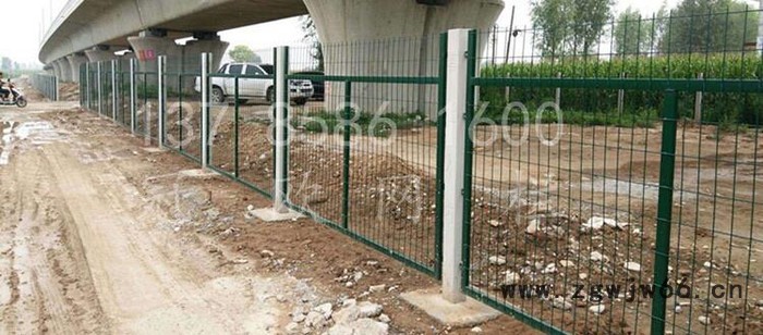 冠欧GO-TL8001 铁路防护栅栏厂家铁路防护栅栏价格通线2012(8002)金属网片防护栅栏图3