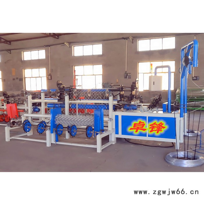 河北卓峰供应**双螺线高速全自动勾花网机 新型金属网编织机 铁丝网机畅销海外图3