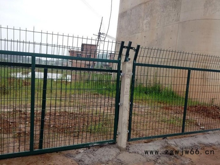 烟台铁路金属网片栅栏/铁路护栏网厂家/铁路防护栏杆图3