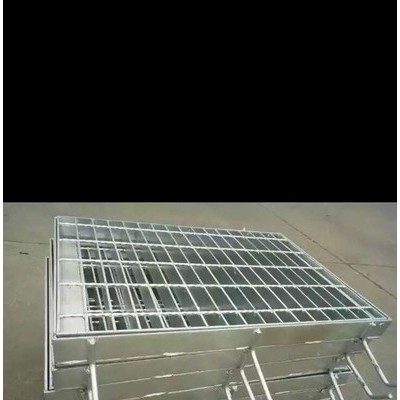 安平中淮金属网 踏步板