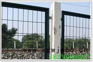 鑫海铁路水泥立柱金属网片，高铁3*5框架围栏、铁路网片图6