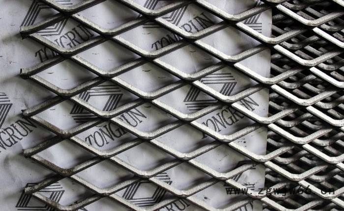 安平丝网,镀锌钢板网,生产金属网,中国丝网,中国安平丝网,大量生草图3