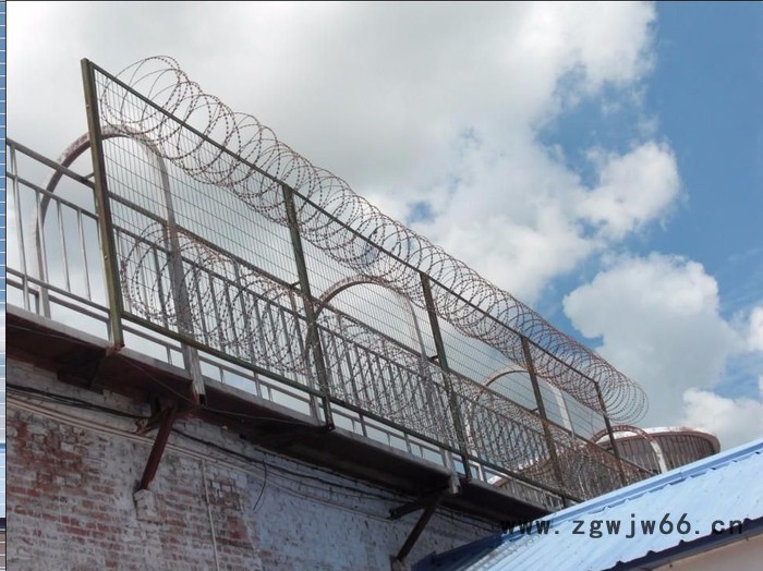 监狱钢网墙、看守所金属钢网墙、监狱金属网防护网图6