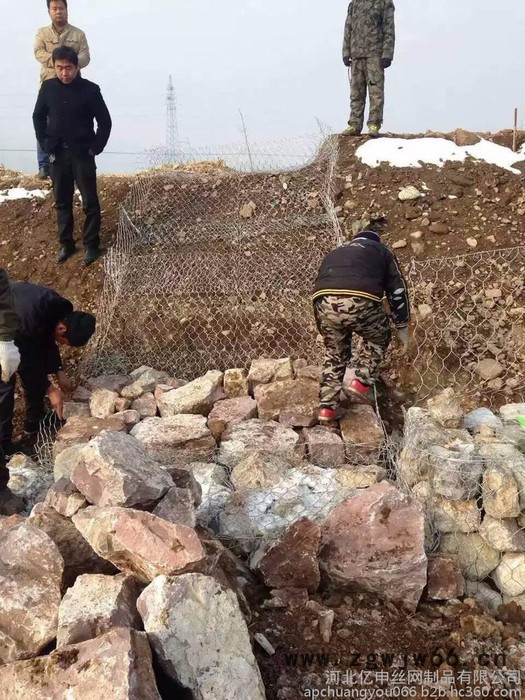 pvc包塑石笼网 铅丝石笼网箱 雷诺护垫 格宾石笼网** 其他金属网图5