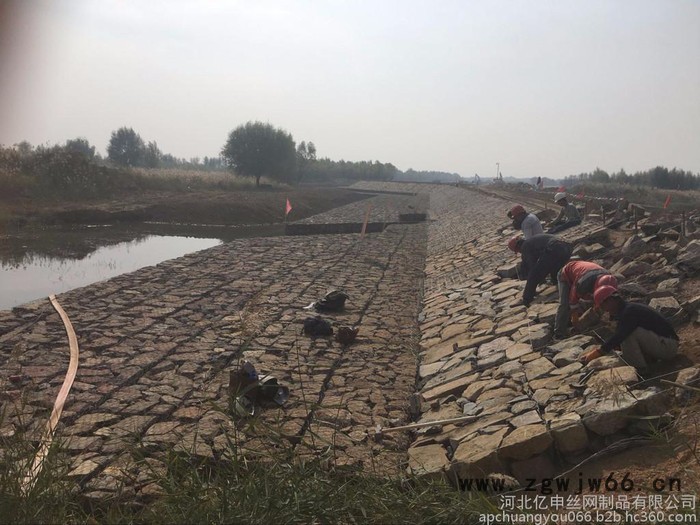 高锌镀锌丝石笼网 六角网规格 高尔凡丝石笼网厂家 出厂快 效率高 其他金属网图6