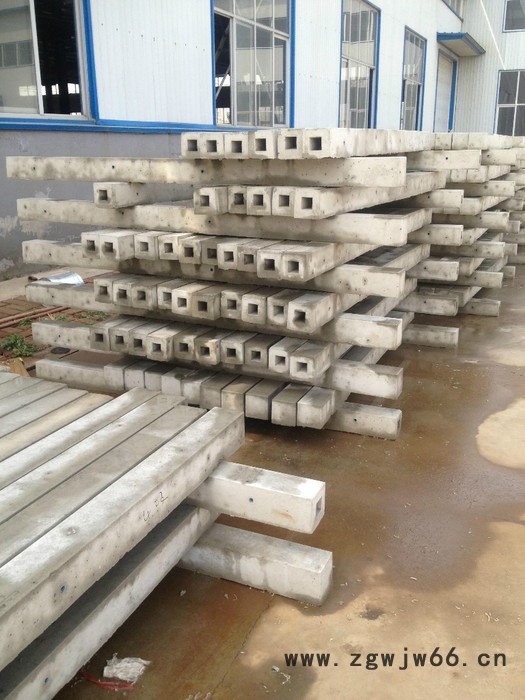 厂家专业生产水泥立柱、护栏立柱 安平县德明金属网业图2