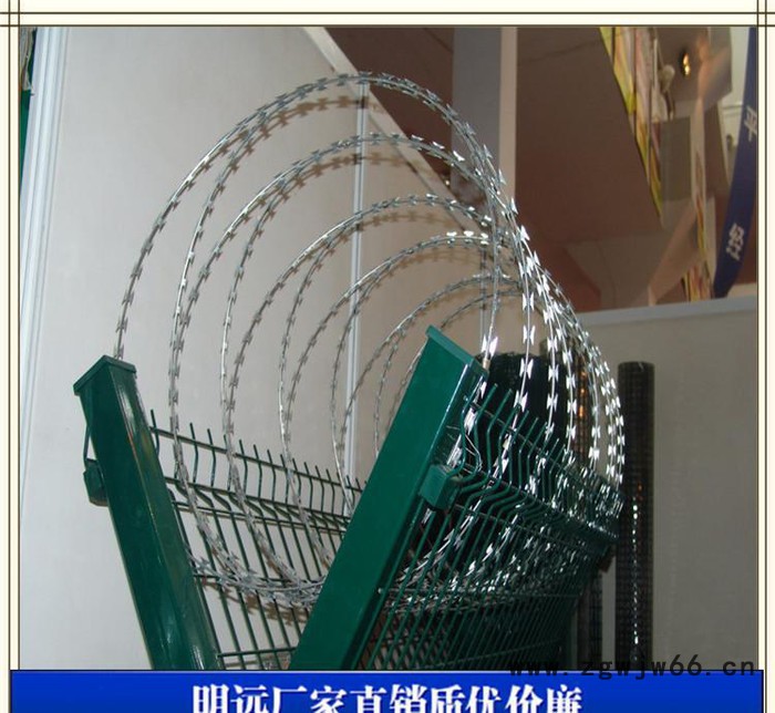 安平刀片刺绳 监狱围墙安装v型支架刀片刺网 铁丝金属网片图3