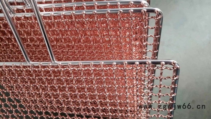 烧烤网是用金属网加工制作的  以**铁丝编制、焊接而成图7