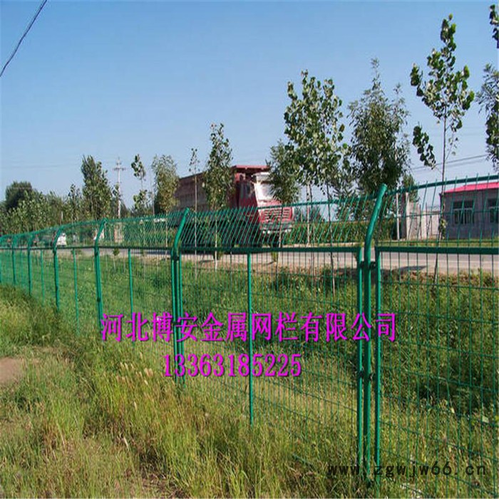 公路护栏网电焊隔离网围网------河北博安金属网栏有限公司图2