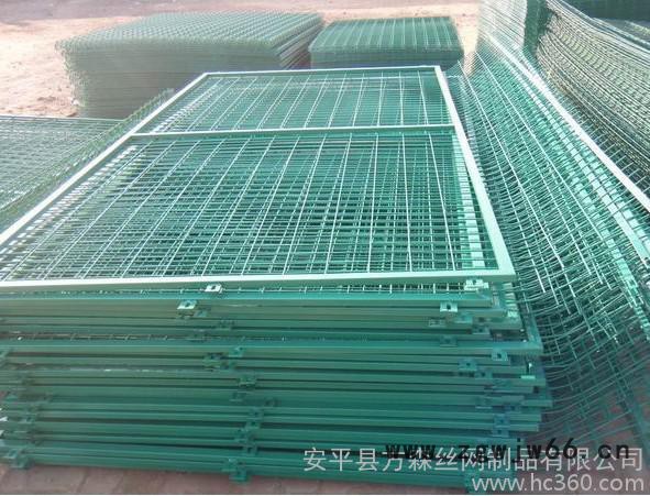 框架式护栏网 是一种较为理想的金属网墙,各行业已经普遍采用图3