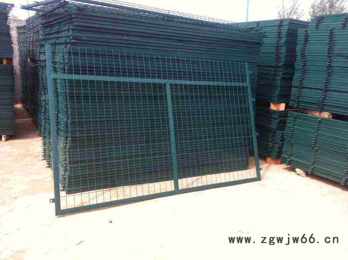 莱邦2*3米防护栅栏加密金属网片-高速公路护栏网-莱邦图4