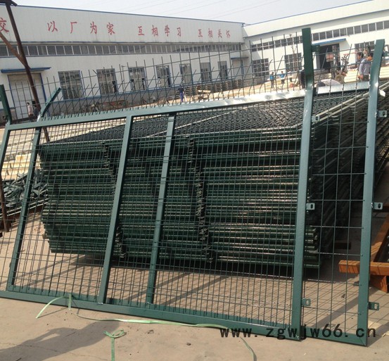 安平德明金属网业有限公司专业生产小区护栏网、荷兰网、体育场围网图2