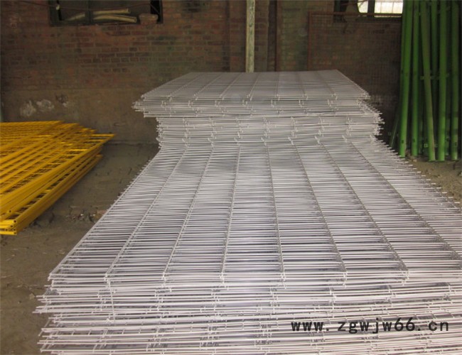 厂家专业生产高铁防护用金属网片、护栏网片图2