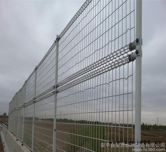 **双圈护栏网生产 大连安质金属网业有限公司图3