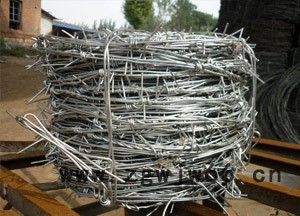 安平德明金属网业有限公司专业生产刺绳、刺丝护栏网、小区护栏图3