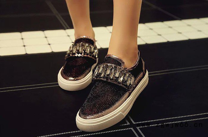 2015新款夏季**女单鞋圆头镂空面金属网纱透气水钻潮凉鞋女图2