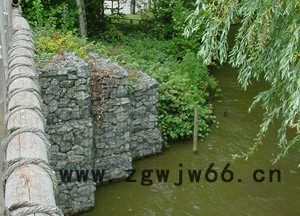 安平德明金属网业有限公司专业生产石笼网、石笼网箱、雷诺护垫、铅丝笼图2