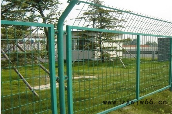 河北厂家供应高铁2.76*1.7铁路防护栅栏金属网片 铁路封闭加高加密网护栏价格图4