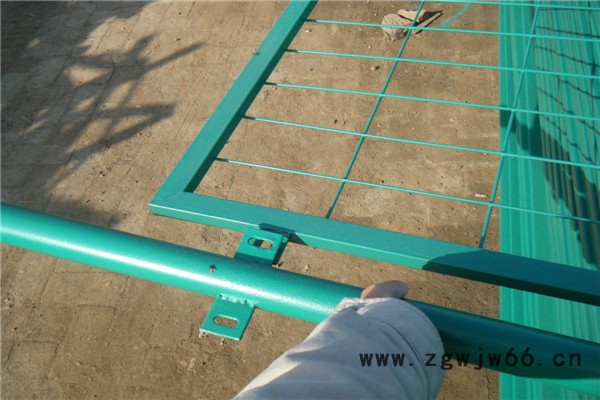 河北厂家供应高铁2.76*1.7铁路防护栅栏金属网片 铁路封闭加高加密网护栏价格图5