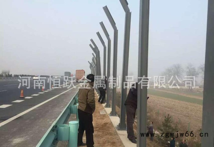 河南许昌专业 隔音材料 镀锌铝板隔音板 小区声屏障隔音板图2