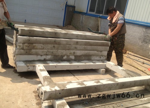 低价销售护栏立柱、水泥立柱  安平县德明金属网业有限公公司图3