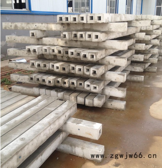 厂家专业生产水泥立柱、护栏立柱   安平县德明金属网业有限公公司图3