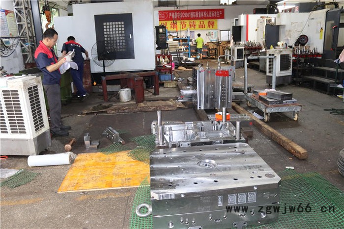 凤记模胚 日用品模具模胚加工家电模具多腔模具电子模具模胚模架图7