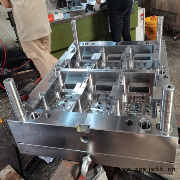 凤记模胚 日用品模具模胚加工家电模具多腔模具电子模具模胚模架图6