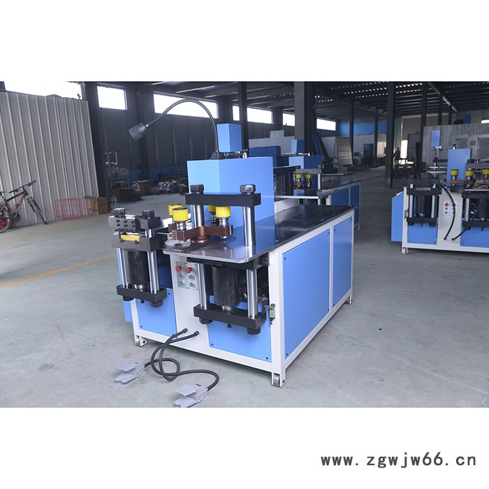 德商铜排加工机 闭式大台面数控折弯母线机数控三合一母排加工机冲孔模具图3