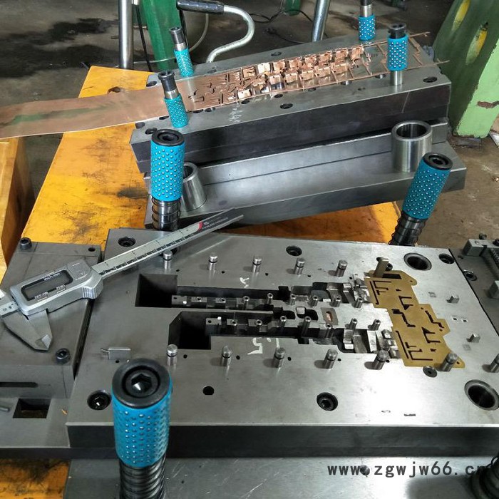 【文祥】HL-61 五金连续冲压模具 厂家来图来定制及冲压件加工图2