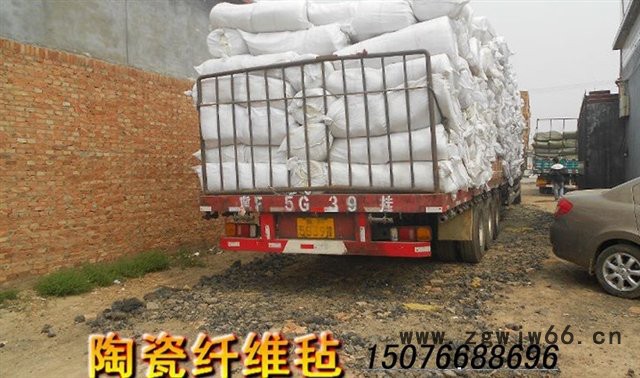 供应天津 辽宁吉林保温材料硅酸铝卷毡价格
