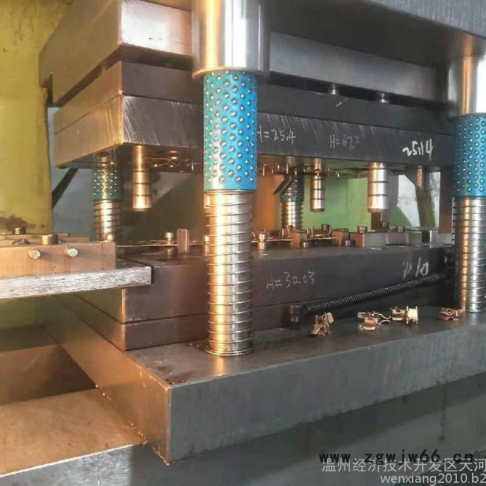 【文祥】 五金连续模具 冲压模具厂家来图来样定及来料冲压件产品代加工图3