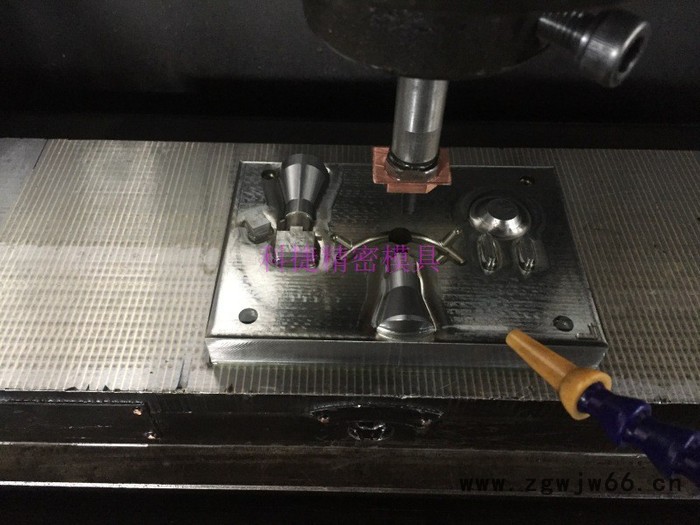 苏州模具厂|苏州注塑模具厂|苏州塑料模具厂|苏州注塑加工厂|苏州双色模具厂图4