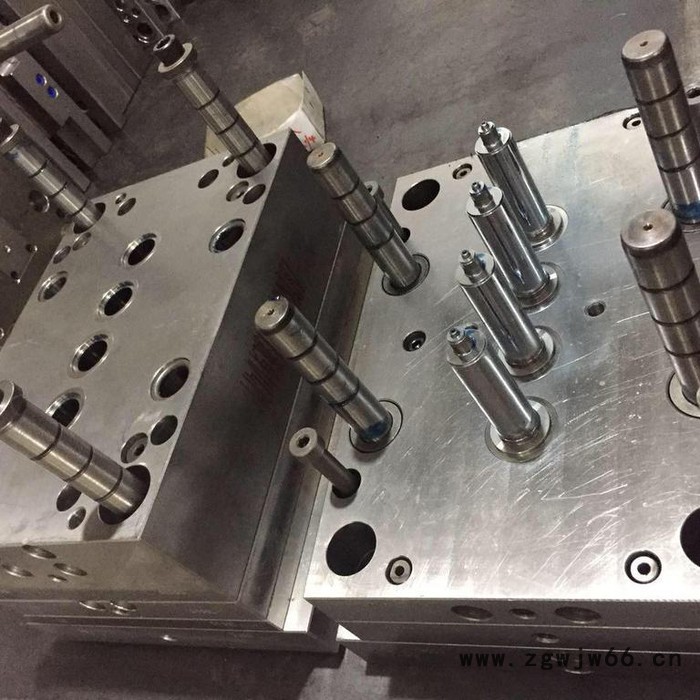 吹瓶模具加工 吹塑模具PP瓶模具制造5L中空塑料吹瓶机模具塑料瓶图3