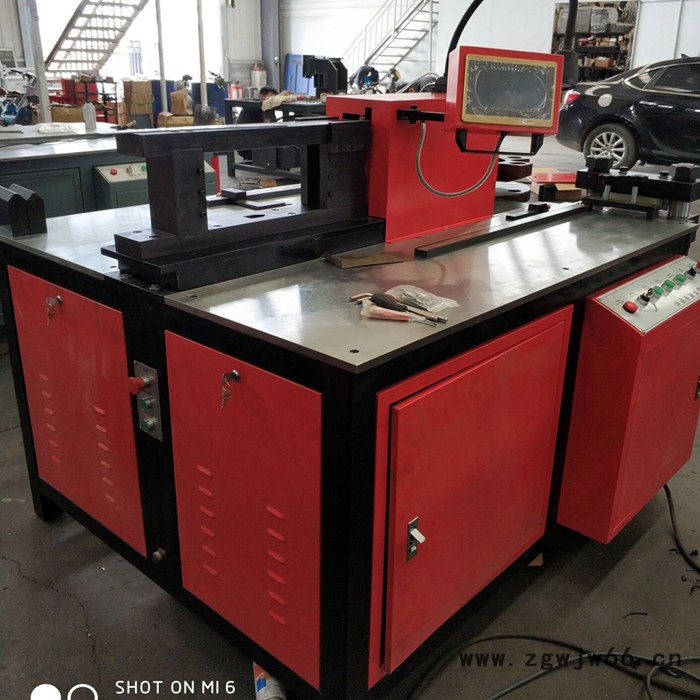 德商数控 ds303-4 四孔铜排折弯机  母线机模具用途 多功能台式母线加工机图2