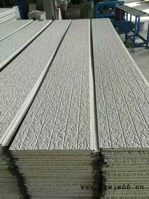 外墙金属保温板**金属雕花板各式移动板房板材新型保温材料