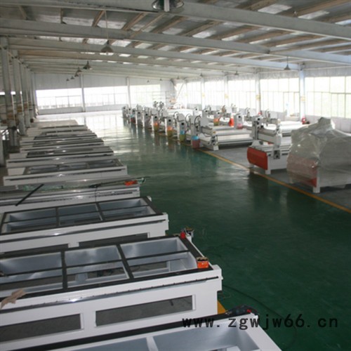 山东济南厂家大促销 荣驰RC1360保温板数控切割机 数控保温材料切割机图2