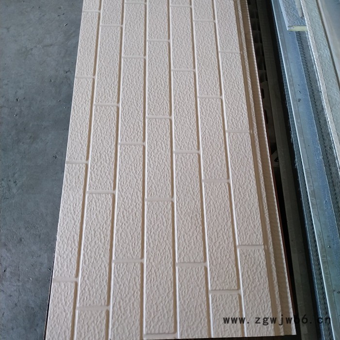 金诚金属雕花板 外墙保温装饰一体板 聚氨酯外墙保温板 保温材料图4