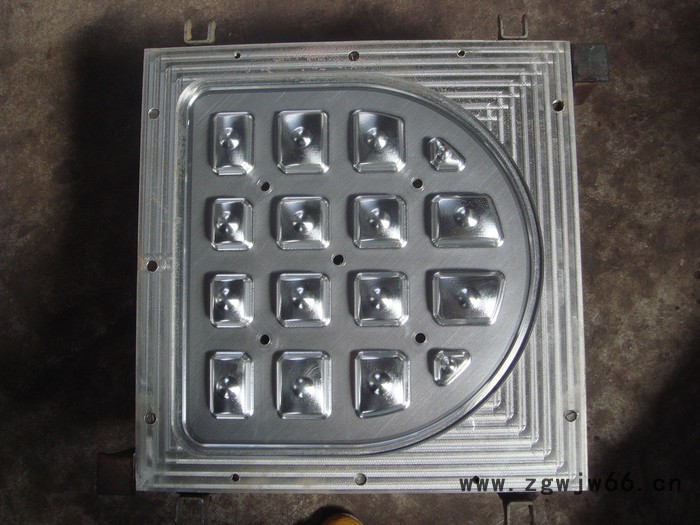 异形开发 滚塑模具 滚塑模具加工图5