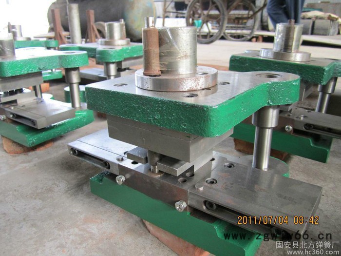 供应北方冲孔模具 角钢冲孔模具加工 欢迎采购 13831627758图3