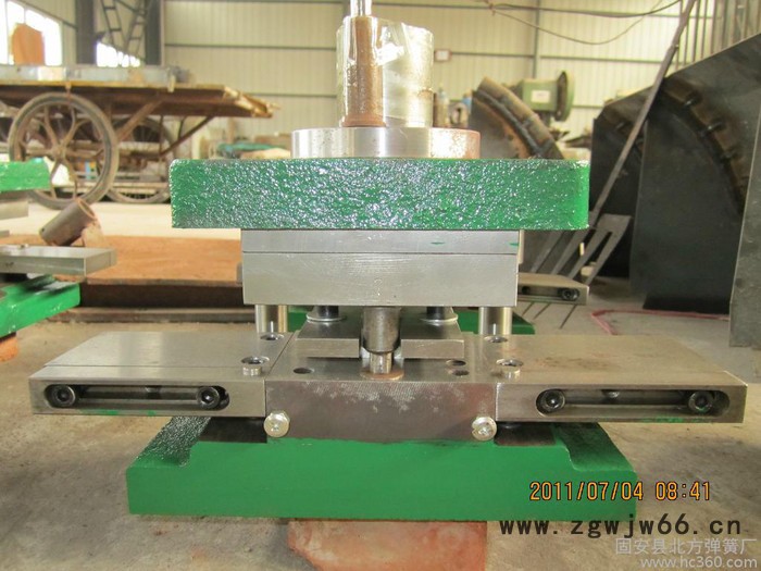 供应北方冲孔模具 角钢冲孔模具加工 欢迎采购 13831627758图2
