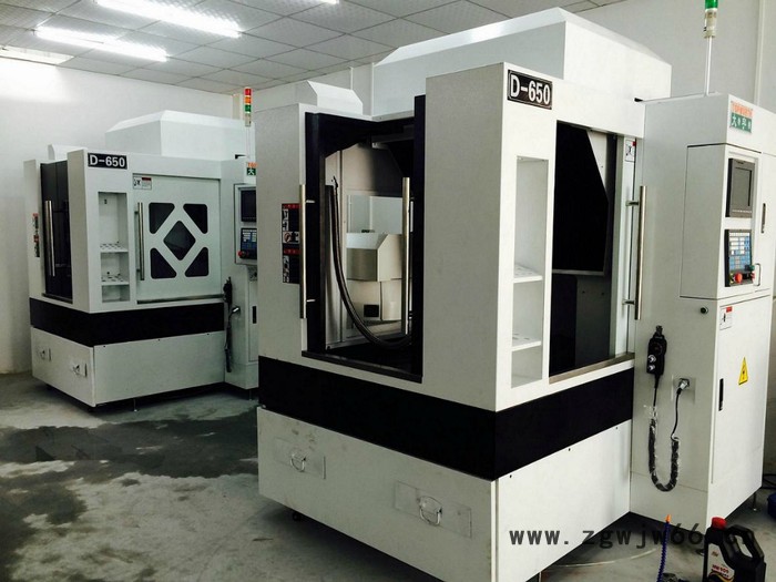 硬轨加工中心|模具硬轨机|CNC硬轨中心|数控加工中心图2