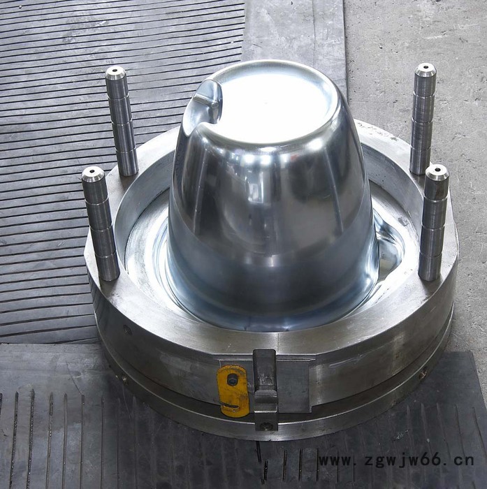 供应金鑫压铸铝模具  加工注塑模具 模具加工厂咨询电话：13833663071图2