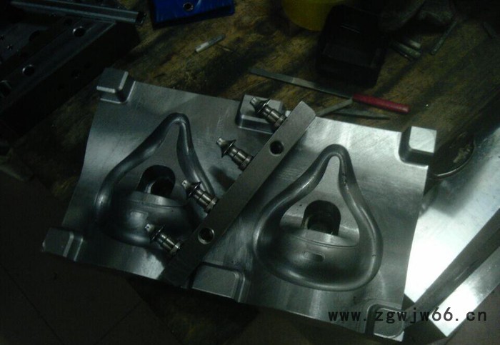 液态硅胶制品模具厂 液体硅胶注塑模具加工图3