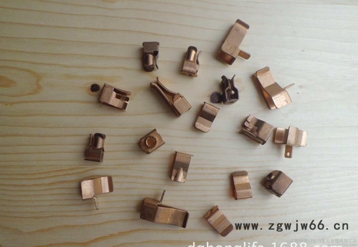 五金连续冲压模具来图来样设计定制开模加工级冲压弹片图3