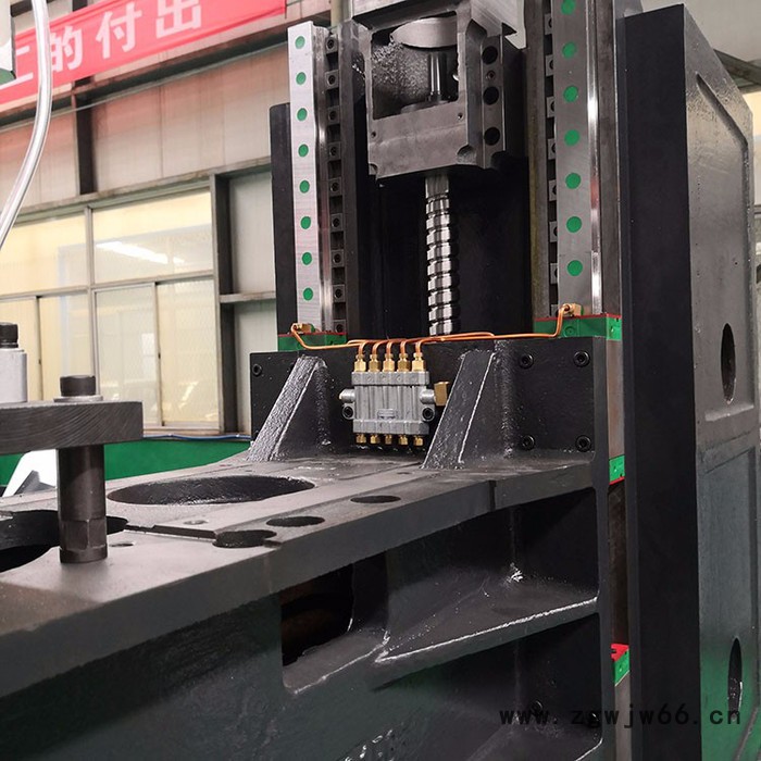 台数装备VMC850 立式加工中心  数控铣床 cnc加工中心  模具电脑锣床图8