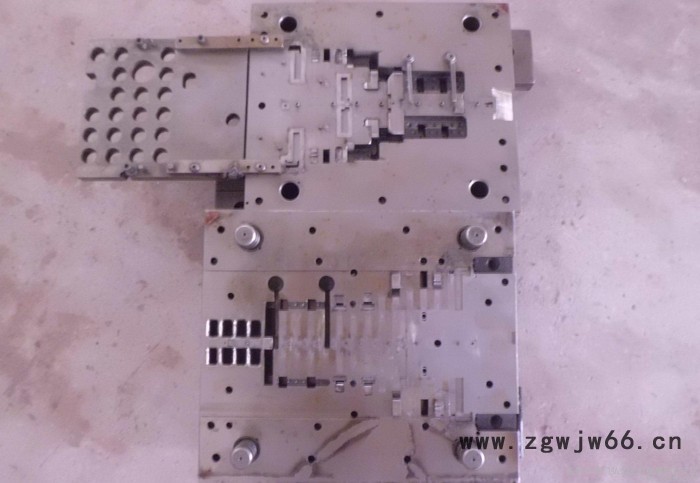 五金连续冲压模具加工可以来图来样设计定制开模级加工冲压件图2