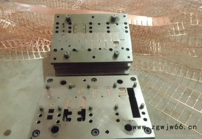 五金连续冲压模具加工可来图来样设计定制开模级加工冲压件图2